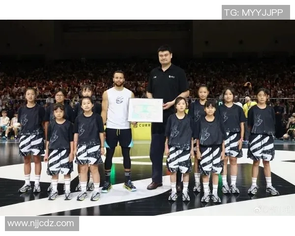 姚明野外球场的篮球梦想与自然融合的完美体验 姚明野外球场的篮球梦想与自然融合的完美体验