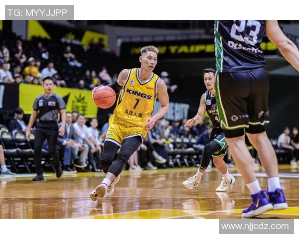 2020年篮球全明星赛精彩穿搭回顾与时尚潮流分析